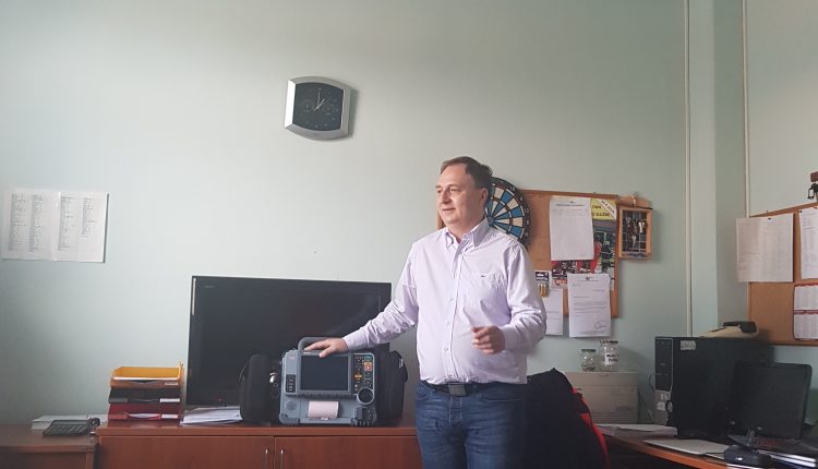 Ispostava Križevci dobila uređaj za reanimaciju - slika prezentacije uređaja