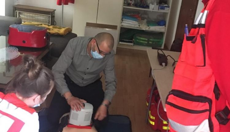 Djelatnici Zavoda isprobavaju nabavljeni uređaji za automatsku masažu srca