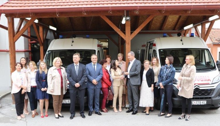 Primopredaja dva vozila Sanitetskog prijevoza i Energetske obnove zgrade HMP
